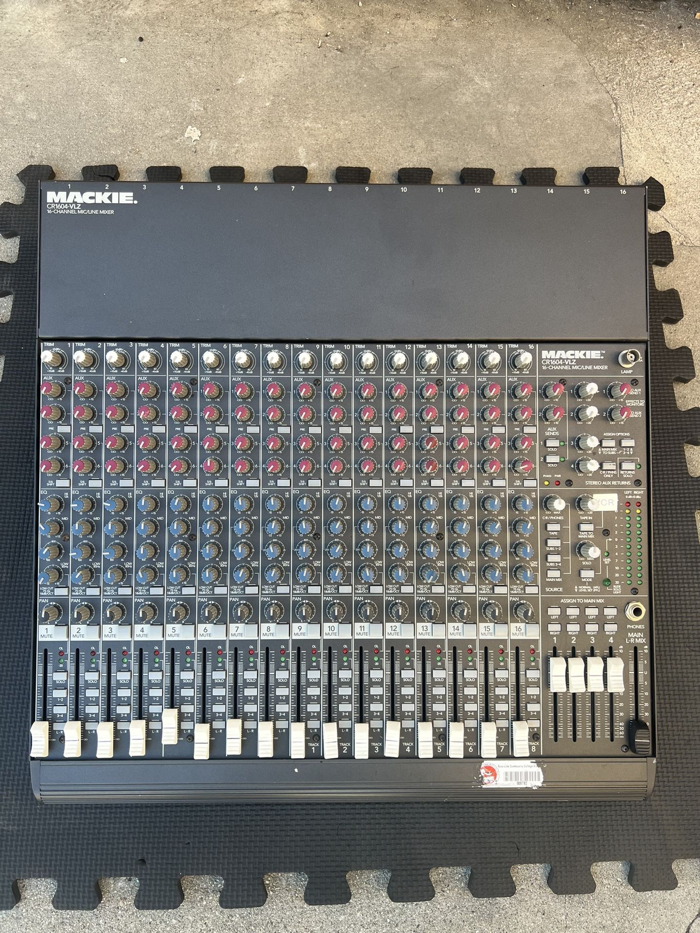 MIXER MACKIE CR 1604-VLZ 16 CHANNEL