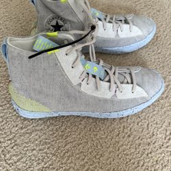 Converse High Tops - Size 9