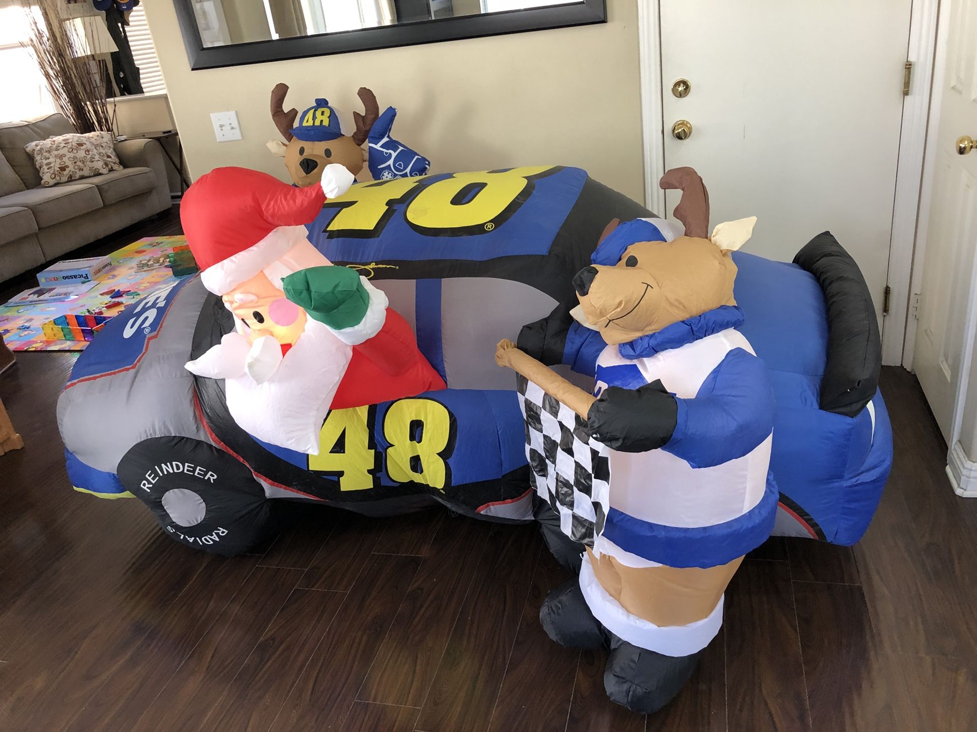 NASCAR Jimmie Johnson #48 Lowes Christmas Inflatable Car Santa & Reindeer Pit Crew