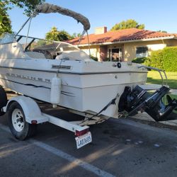 2004 Bayliner 185 ss Cudfy Cabin Boat Fishing Camping