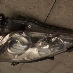 Headlight For A 2009 Lexus 250 