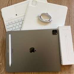 iPad Pro 12.9” (M2 chip / 2022 model) 6th Generation 128GB with  keyboard case and stylus pen 