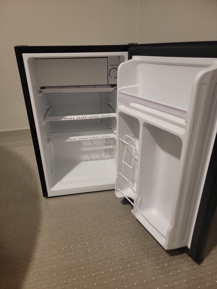 Mini Fridge With Freezer.