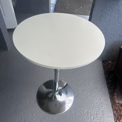 WHITE DINING TABLE 
