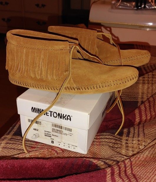 Minnetonka Women's Soft Sole Moccasins