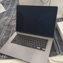Like New 15in MacBook Air M2 16GB - 512GB SSD