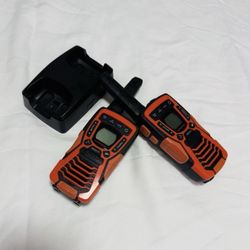 Cobra ACXT1035R FLT Waterproof Floating Two-Way Radio Orange/Black Charging Dock