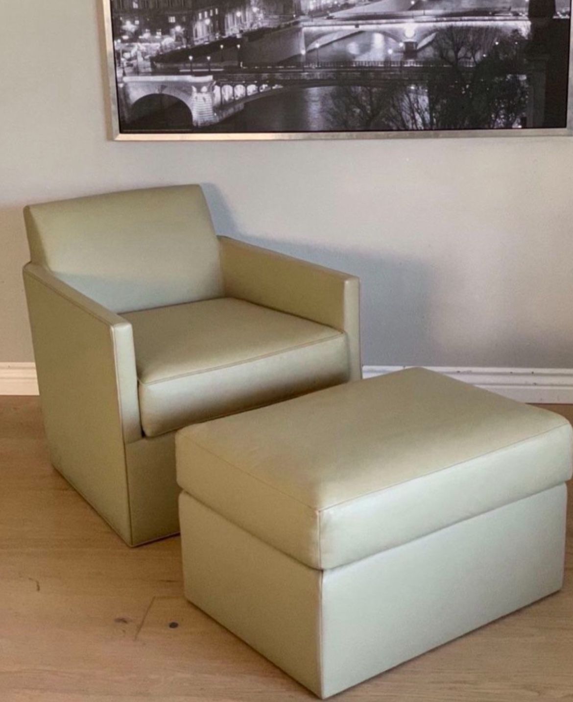 Gorgeous leather arm chair with ottoman
