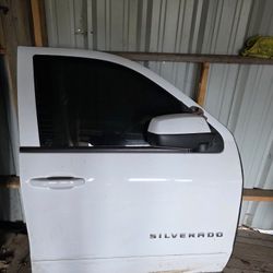 2014-2018 CHEVROLET SILVERADO AND GMC SIERRA 1(contact info removed) 3500 FRONT DOOR PASSENGER SIDE