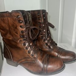 Combat Boots 🥾 Steve Madden