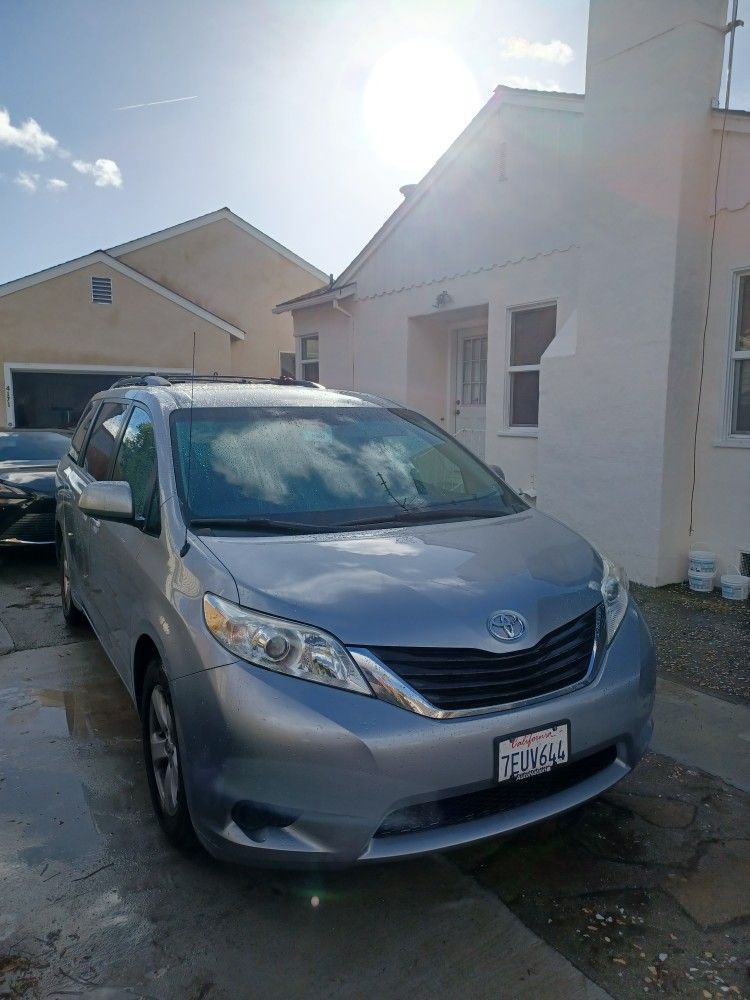 2014 Toyota Sienna