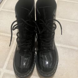 Dr. Martens 