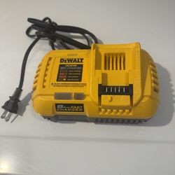 Dewalt 20/60 flexvolt Fast charger 8AH