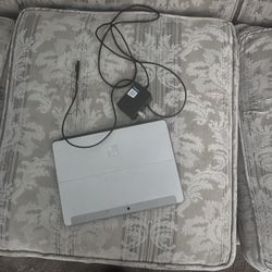 Window 2 in 1 Laptop 
