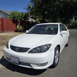 2005 TOYOTA CAMRY SE
