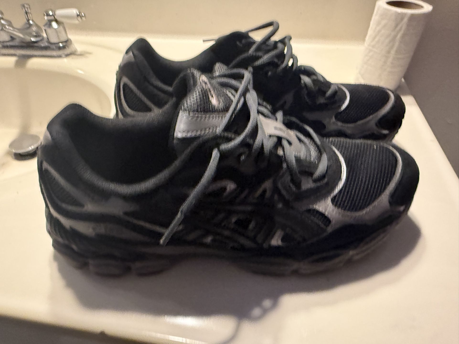 ASICS NYC Gem Graphite