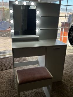 White Vanity Desk with Lighted Mirror and Stool