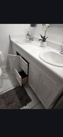 Bathroom vanity