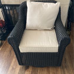 Wicker Chair With Cushions brand new