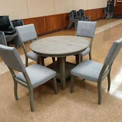 Super Nice Dining Table W/ 4 Chairs 