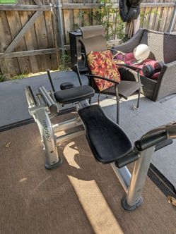 Life fitness crunch machine