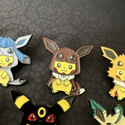 Pikachu In Eevee Poncho Costume Pokemon Enamel Pin / Brooch