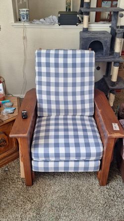 Lounge reclining wood chairs