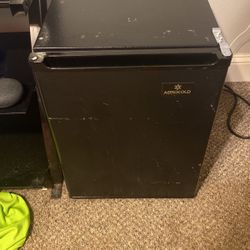 Mini Fridge 