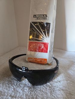 Lincoln Electric Safety Flip Glassware &  Weilding Stick  New (Price is Firm)