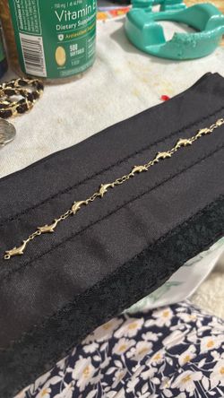 Beautiful Gold Dolphin Bracelet