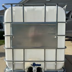 IBC Water Totes 