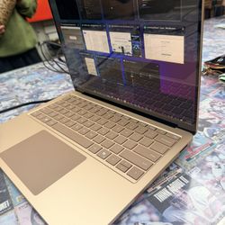 Microsoft Surface Laptop 7th Edition – 16GB RAM – Touchscreen