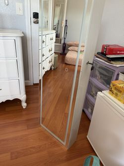 Jewelry Organizer/ Mirror With Led Lights