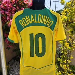 Brasil Home Ronaldinho Retro Soccer Jersey 2004