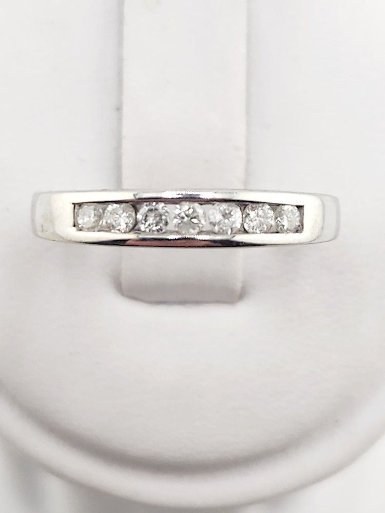 14k white gold diamond wedding band