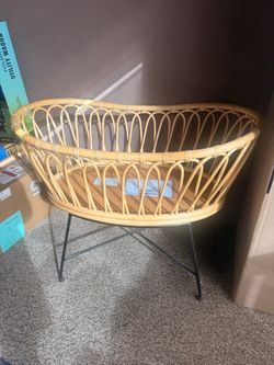Crate and barrel kids : Rattan Baby Bassinet