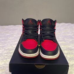 Jordan 1 Mid Banned  Size/5.5y