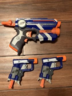Nerf toy guns & super soakers