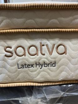 Saatva Latex Hybrid King Mattress - LIKE NEW! Delivery Available