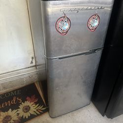 Mini Fridge With Freezer
