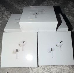 Earbuds with magnetic case