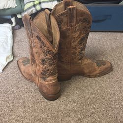 Shyanne Boots Size 8 