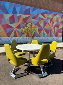 1969 Vintage Mid Century Modern Sculpa Star Trek Dining table and chairs in avocado green and white laminate top w leaf