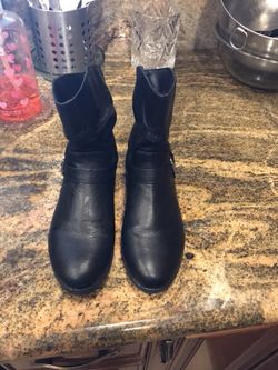 Pair of boots