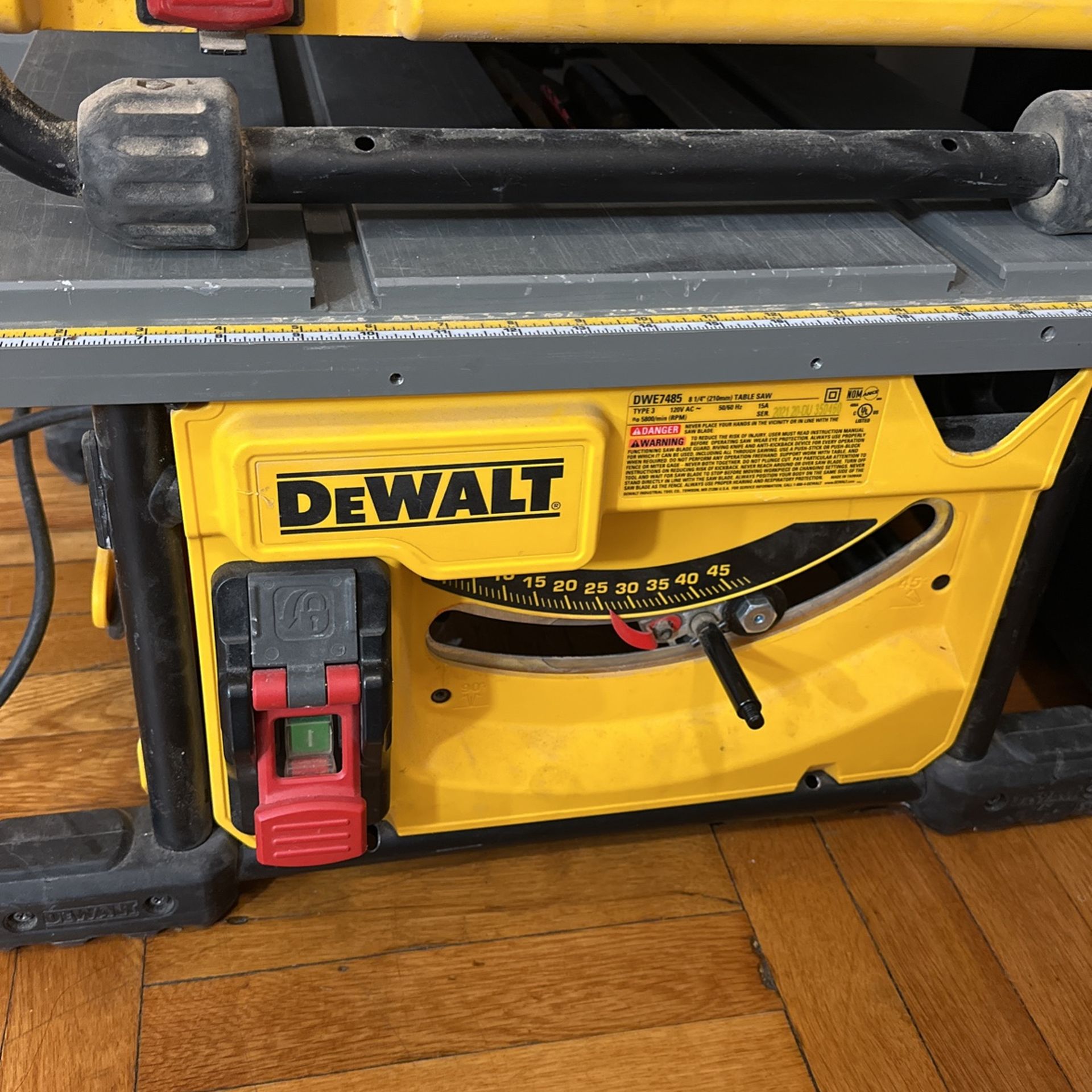 Dewalt Dwe7485 Sierra De Mesa