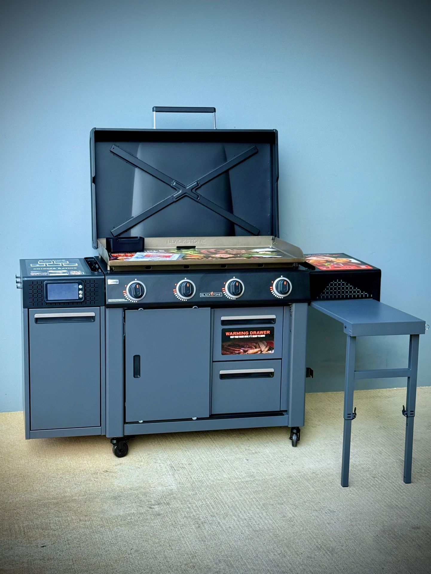Brand new Blackstone 36" Culinary Deluxe Griddle with Extended Side Table 4 -Burner Liquid propane Flat Top Grill