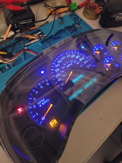 04 CHEVY SILVERADO CLUSTER