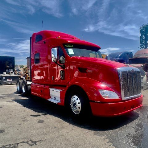 2015 Peterbuilt CONVENTIONAL 587
