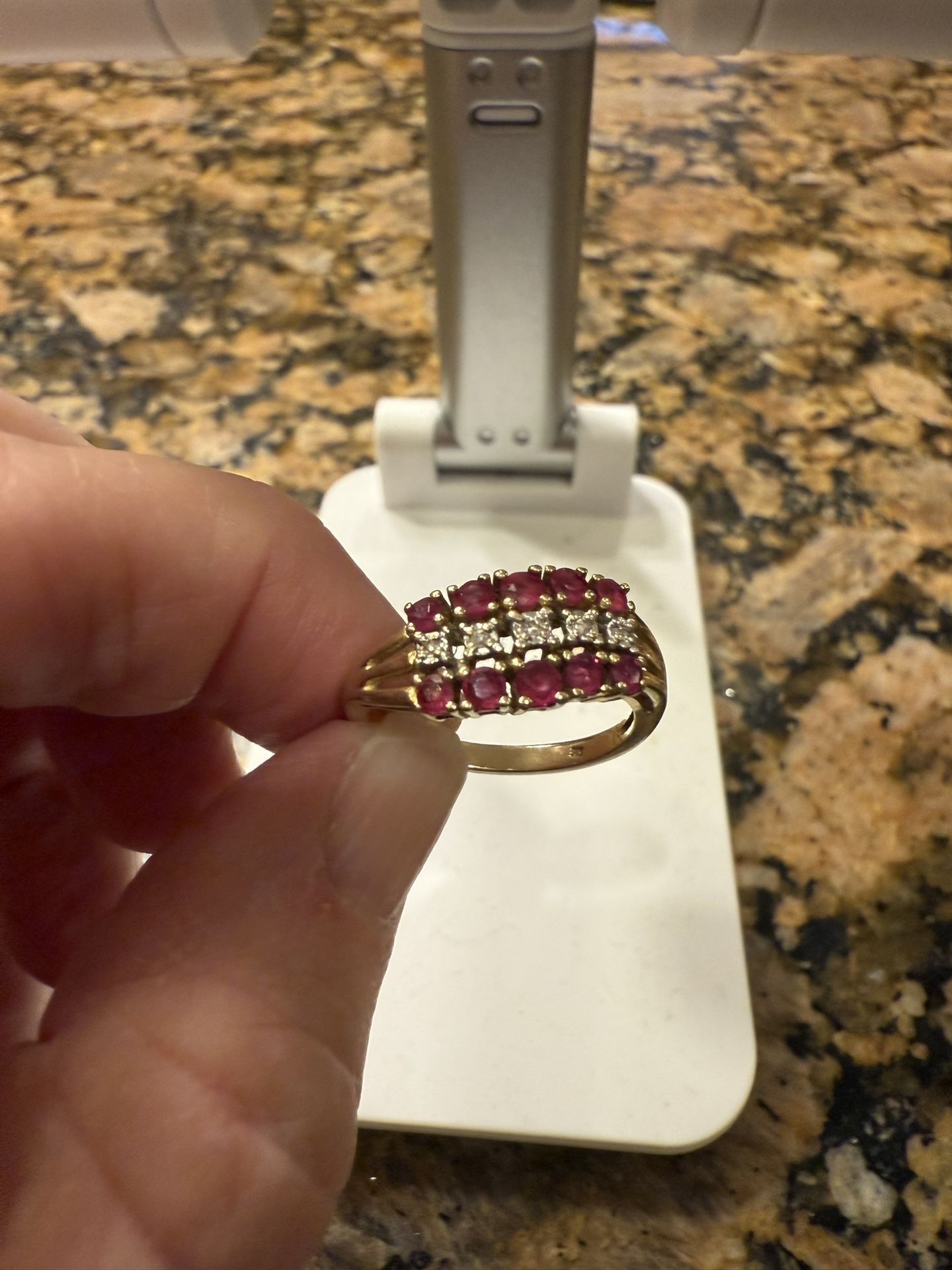 14 Kart Gold Diamond And Ruby Ring