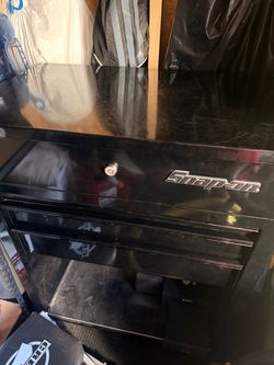 Snap on tool box with 3 drawers